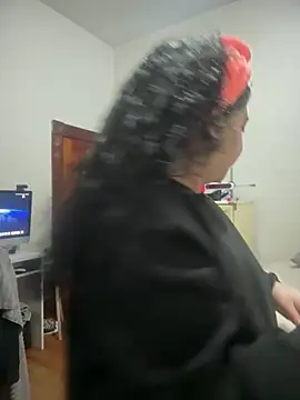 kimmiakiss22 online show from February 6, 2026, 8:01 pm