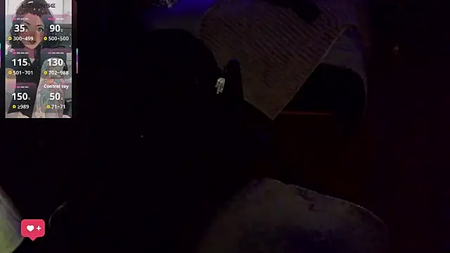 kimmiakiss22 online show from April 13, 2026, 2:28 am