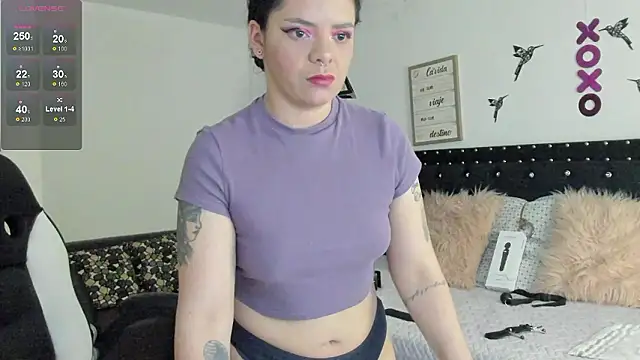 natasha logan  online show from December 3, 2024, 4:03 am