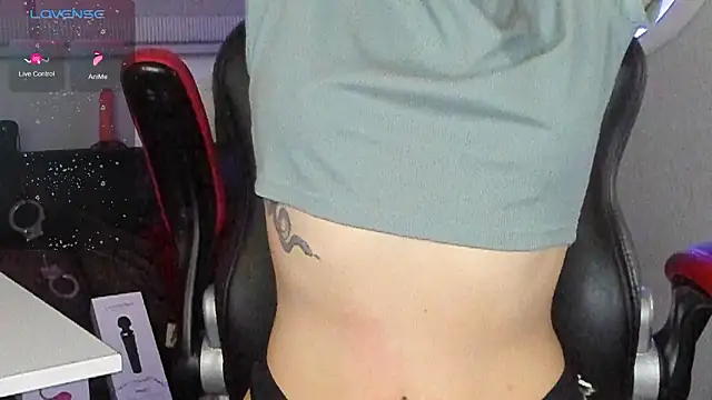 natasha logan  online show from February 21, 2026, 3:07 am