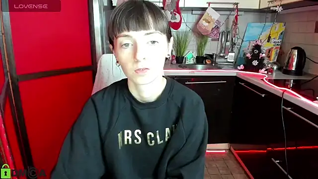 TayanaJons online show from December 17, 2025, 7:58 am