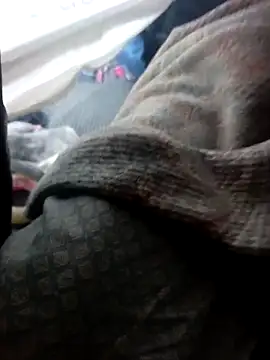 Freezing Duck online show from April 23, 2026, 4:14 am