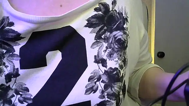 Snapshot of JLA_kiss chatting on April 5, 2026, 2:58 pm JLA kiss online show from April 5, 2026, 2:58 pm