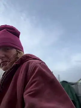 GoldenFlameGoddess online show from February 25, 2026, 4:05 pm