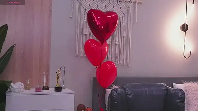 Molly Jons online show from February 20, 2026, 1:02 am