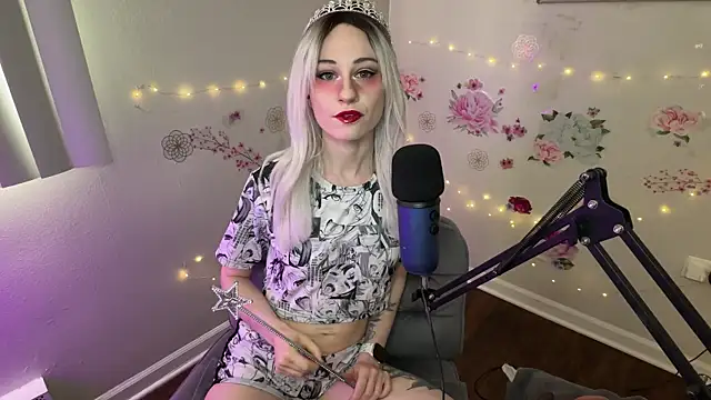 Starr1123 online show from July 10, 2026, 7:27 pm