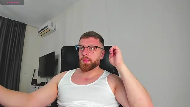 Snapshot of Findom_guy chatting on March 3, 2026, 10:43 am Findom guy online show from March 3, 2026, 10:43 am