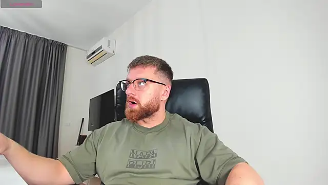 Snapshot of Findom_guy chatting on March 7, 2026, 11:18 am Findom guy online show from March 7, 2026, 11:18 am