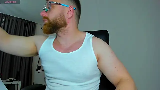 Snapshot of Findom_guy chatting on March 27, 2026, 10:48 am Findom guy online show from March 27, 2026, 10:48 am