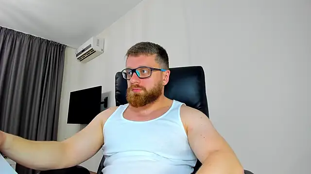 Snapshot of Findom_guy chatting on April 9, 2026, 11:48 am Findom guy online show from April 9, 2026, 11:48 am