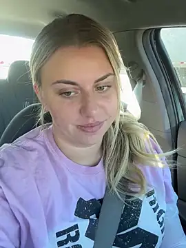 nicolesugarr online show from November 6, 2025, 7:04 pm