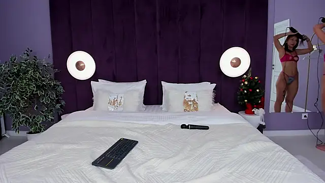 LilyRaisa online show from December 14, 2024, 6:56 am