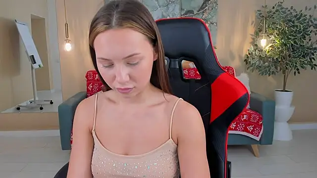 LilyRaisa online show from December 16, 2024, 4:13 am