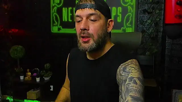 LexXHardy online show from November 10, 2025, 6:29 pm