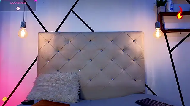 violetasimonz online show from February 10, 2026, 9:19 pm