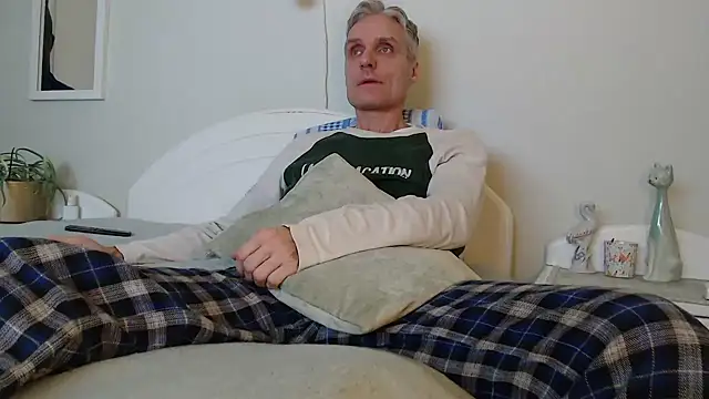 StrongBill online show from February 1, 2025, 3:28 pm