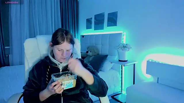 Snapshot of Kathlyn__Heath chatting on February 12, 2025, 7:02 pm Kathlyn Heath online show from February 12, 2025, 7:02 pm