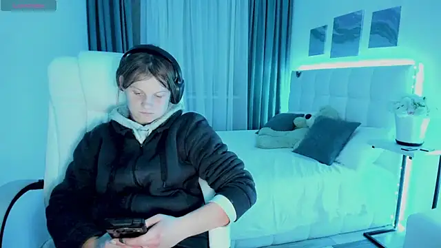 Snapshot of Kathlyn__Heath chatting on February 19, 2025, 6:43 pm Kathlyn Heath online show from February 19, 2025, 6:43 pm