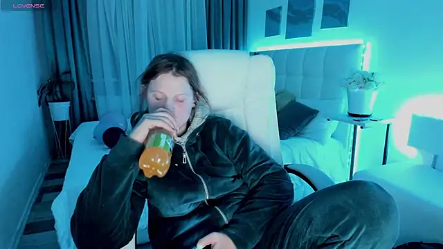 Snapshot of Kathlyn__Heath chatting on February 25, 2025, 7:36 pm Kathlyn Heath online show from February 25, 2025, 7:36 pm