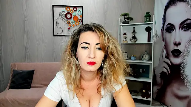 Cassandra Hotty online show from December 6, 2024, 8:59 am