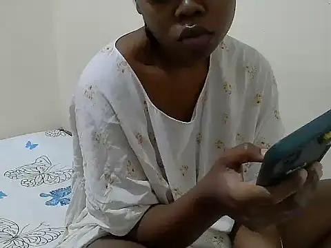 maggyjan online show from November 10, 2025, 8:41 pm