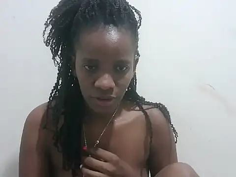 prettybeee online show from November 26, 2025, 10:22 pm