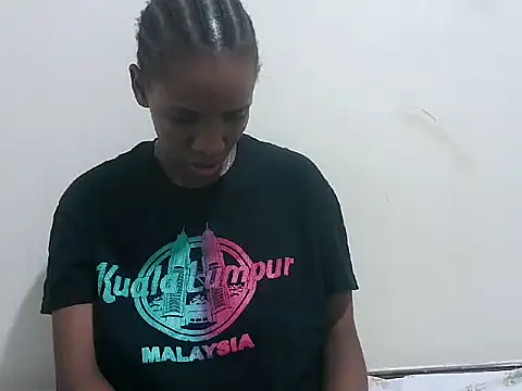 prettybeee online show from December 15, 2025, 11:09 pm