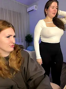  Chlo  e online show from September 26, 2025, 9:08 pm