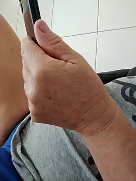 mariy522 online show from April 3, 2026, 10:57 am