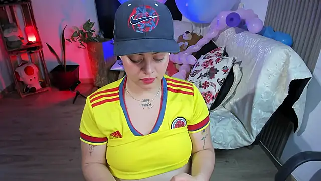 Cuttiealice online show from January 17, 2025, 1:25 am