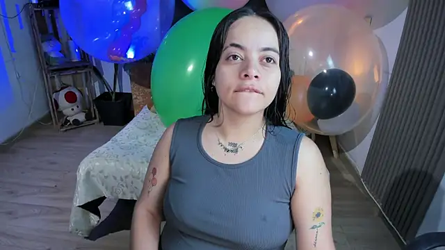 Cuttiealice online show from January 25, 2025, 1:08 pm