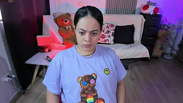 Cuttiealice online show from March 17, 2025, 3:07 pm