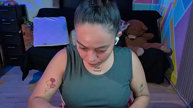 Cuttiealice online show from September 11, 2025, 2:50 pm