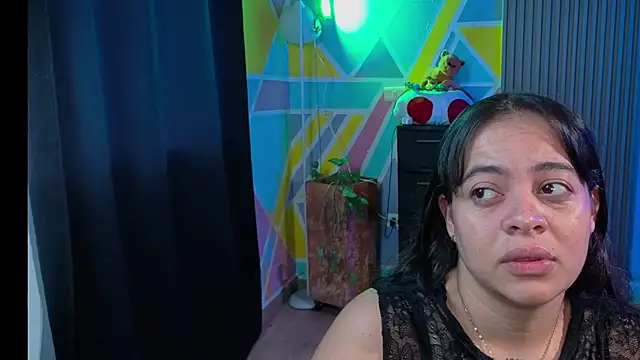 Cuttiealice online show from September 30, 2025, 11:59 am