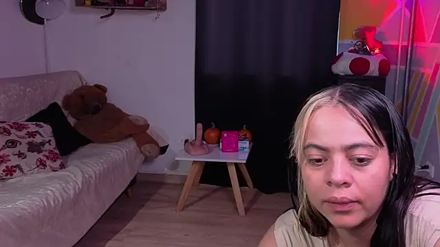 Cuttiealice online show from November 9, 2025, 11:41 am