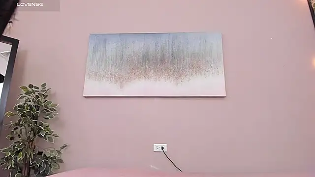 Briana Wells  online show from February 27, 2026, 12:38 pm