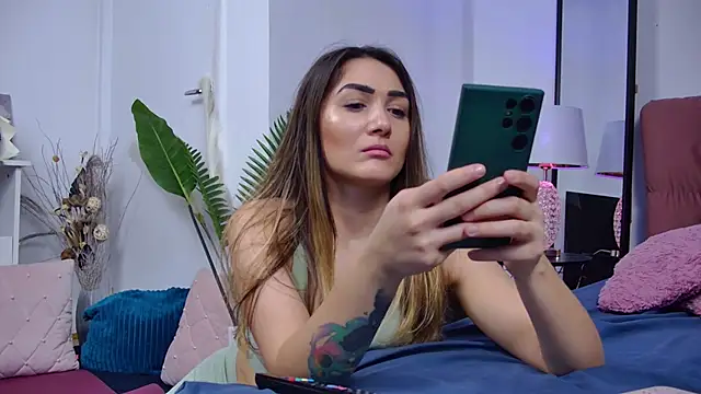 NicolLopeze online show from February 23, 2025, 7:07 pm