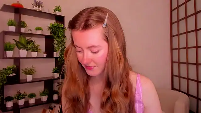 Snapshot of KateCuddle chatting on October 15, 2025, 2:22 am KateCuddle online show from October 15, 2025, 2:22 am