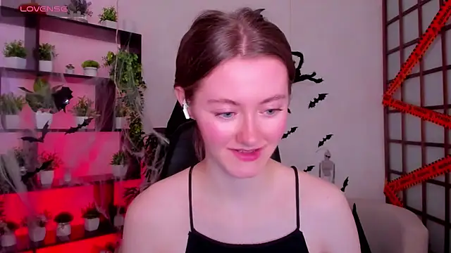 Snapshot of KateCuddle chatting on October 29, 2025, 2:47 am KateCuddle online show from October 29, 2025, 2:47 am