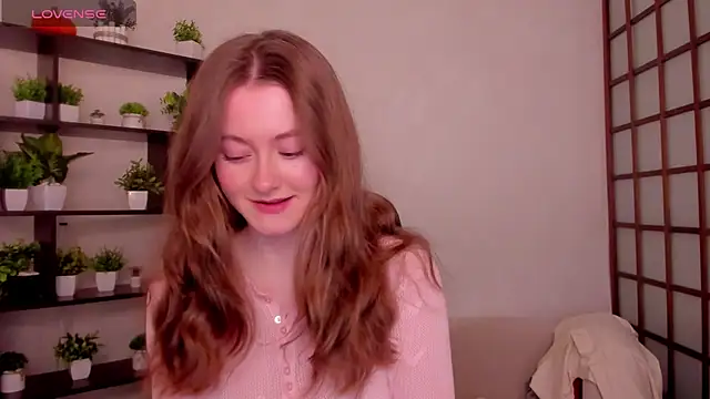 KateCuddle online show from April 21, 2026, 3:02 am