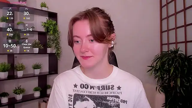 Snapshot of KateCuddle chatting on July 20, 2026, 2:48 am KateCuddle online show from July 20, 2026, 2:48 am