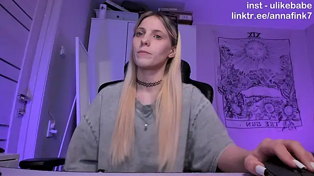 Snapshot of Anna_Fink chatting on November 6, 2025, 8:54 pm Anna Fink online show from November 6, 2025, 8:54 pm