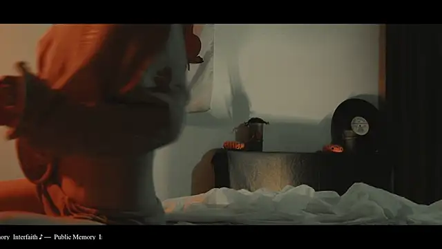 WebCora online show from October 19, 2025, 6:41 pm