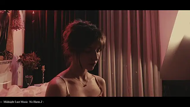 WebCora online show from November 16, 2025, 6:13 pm