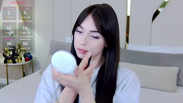 Betty Bridge online show from November 25, 2025, 5:40 am