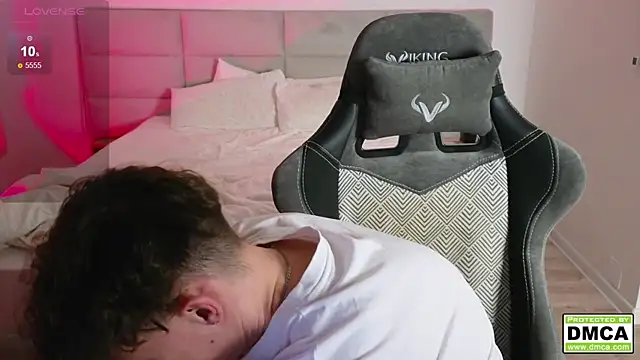 cute thomas online show from February 1, 2025, 12:29 am