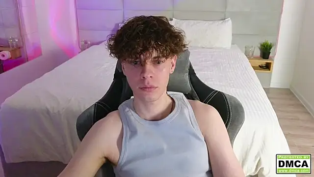 cute thomas online show from March 15, 2025, 12:15 am