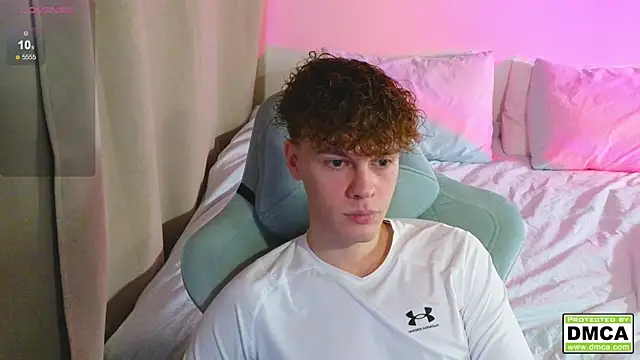 cute thomas online show from November 12, 2025, 3:56 pm