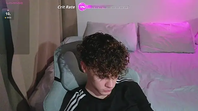 cute thomas online show from April 7, 2026, 5:46 pm