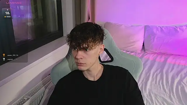 Snapshot of cute_thomas chatting on June 3, 2026, 7:41 pm cute thomas online show from June 3, 2026, 7:41 pm
